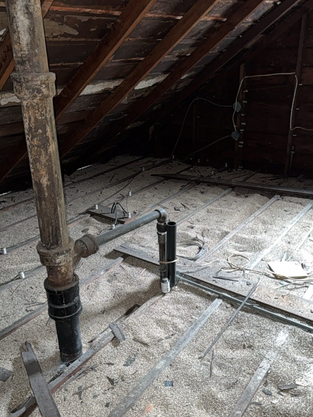Vermiculite insulation found in the attic of a recently renovated West Seattle home — a material widely associated with asbestos contamination.